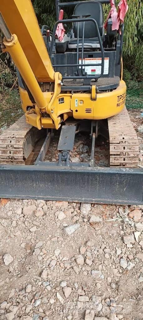 Komatsu PC35 Minikoparki