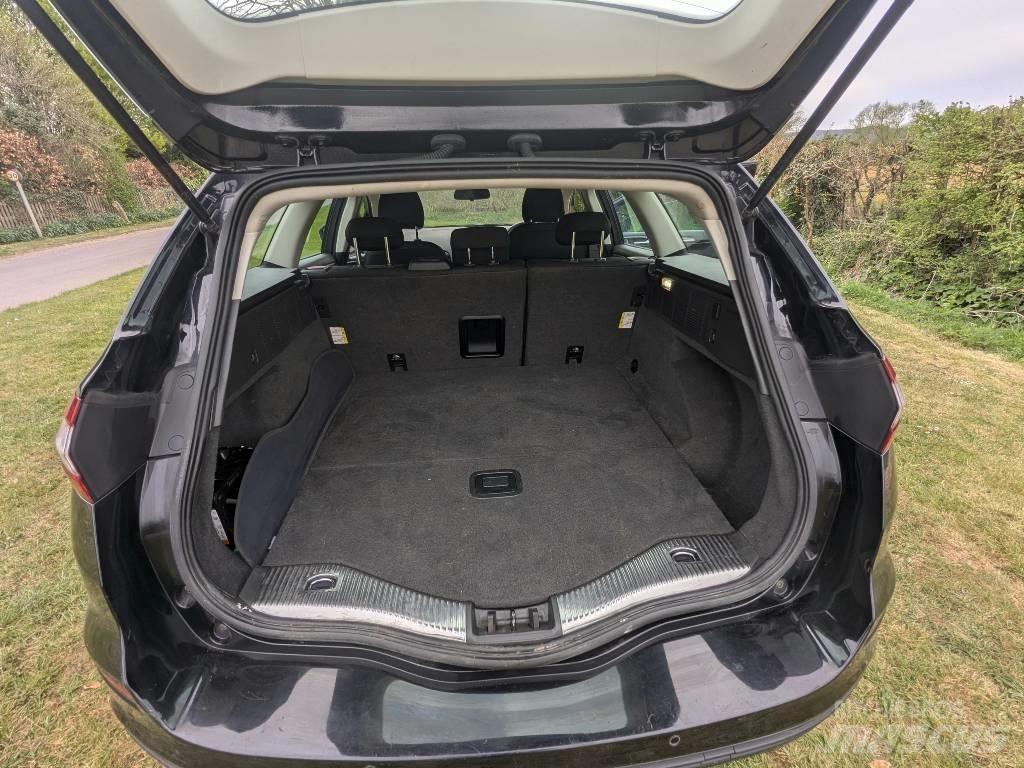 Ford Mondeo Samochody osobowe