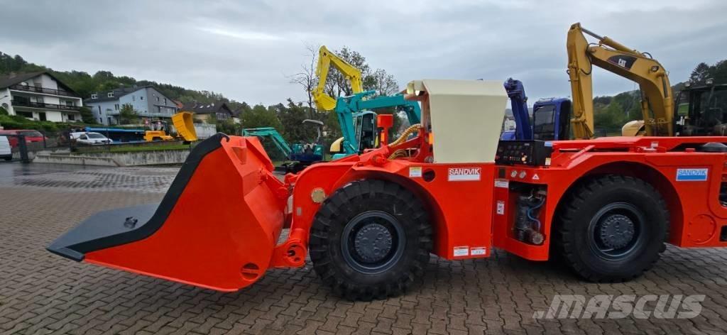 Sandvik LH203 Ładowarki górnicze