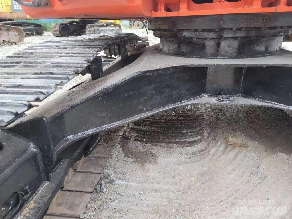 Doosan DX 225 LC Koparki gąsienicowe