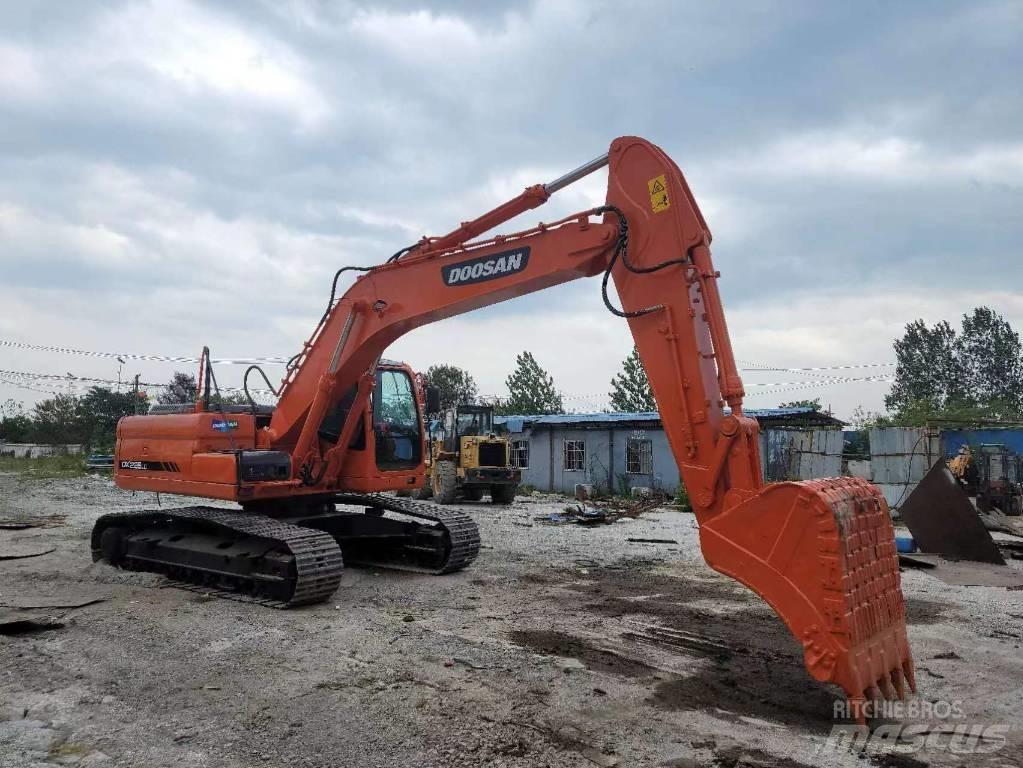 Doosan DX 225 LC Koparki gąsienicowe
