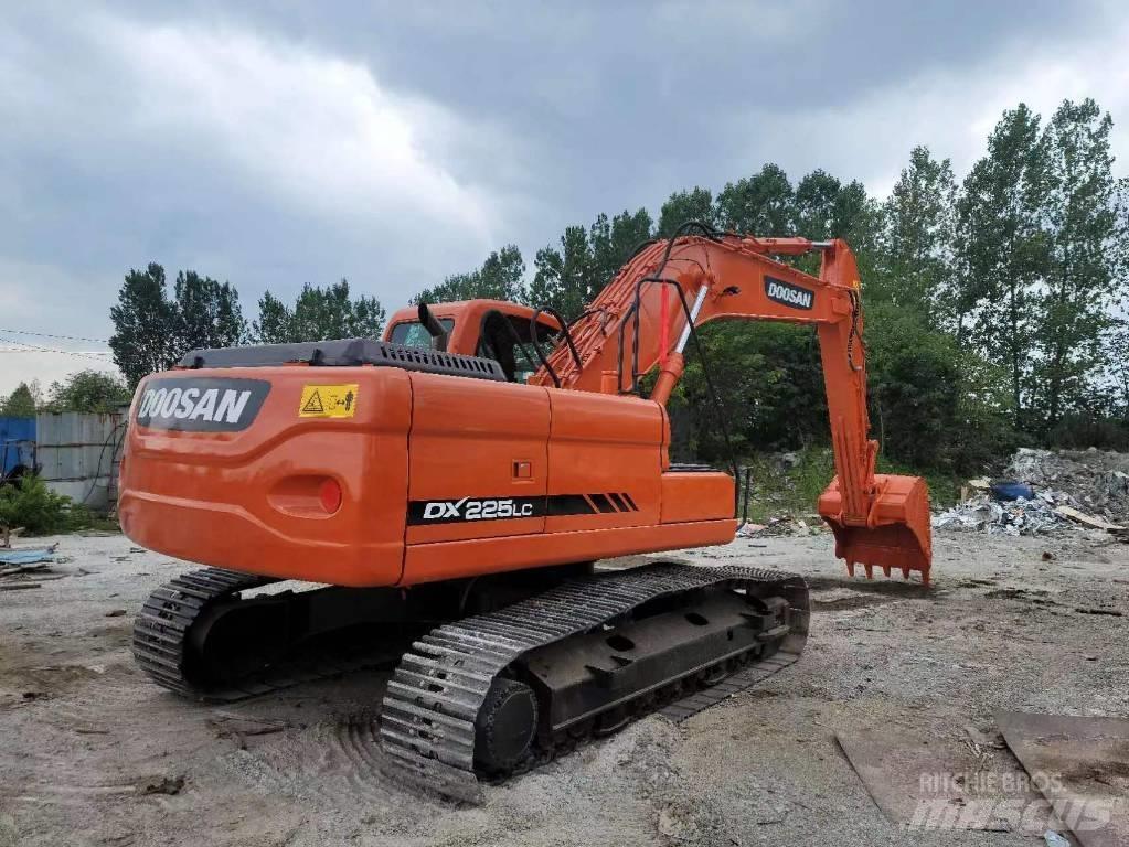 Doosan DX 225 LC Koparki gąsienicowe