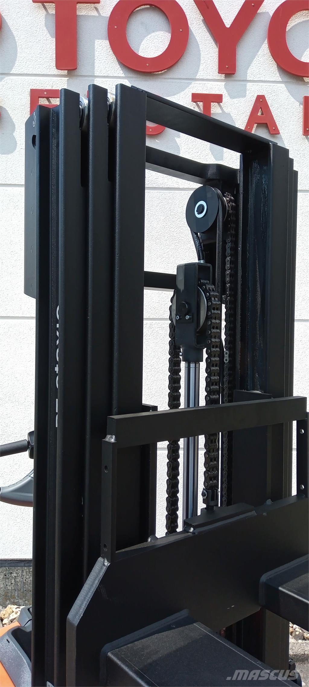 Toyota SWE120L Samojezdne maszyny do załadunku