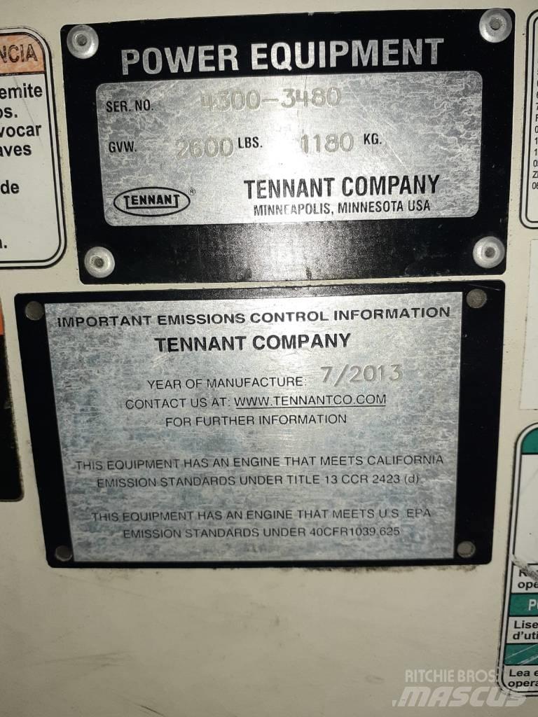 Tennant ATLV4300 Zamiatarki - Zgarniarki - Odśnieżarki