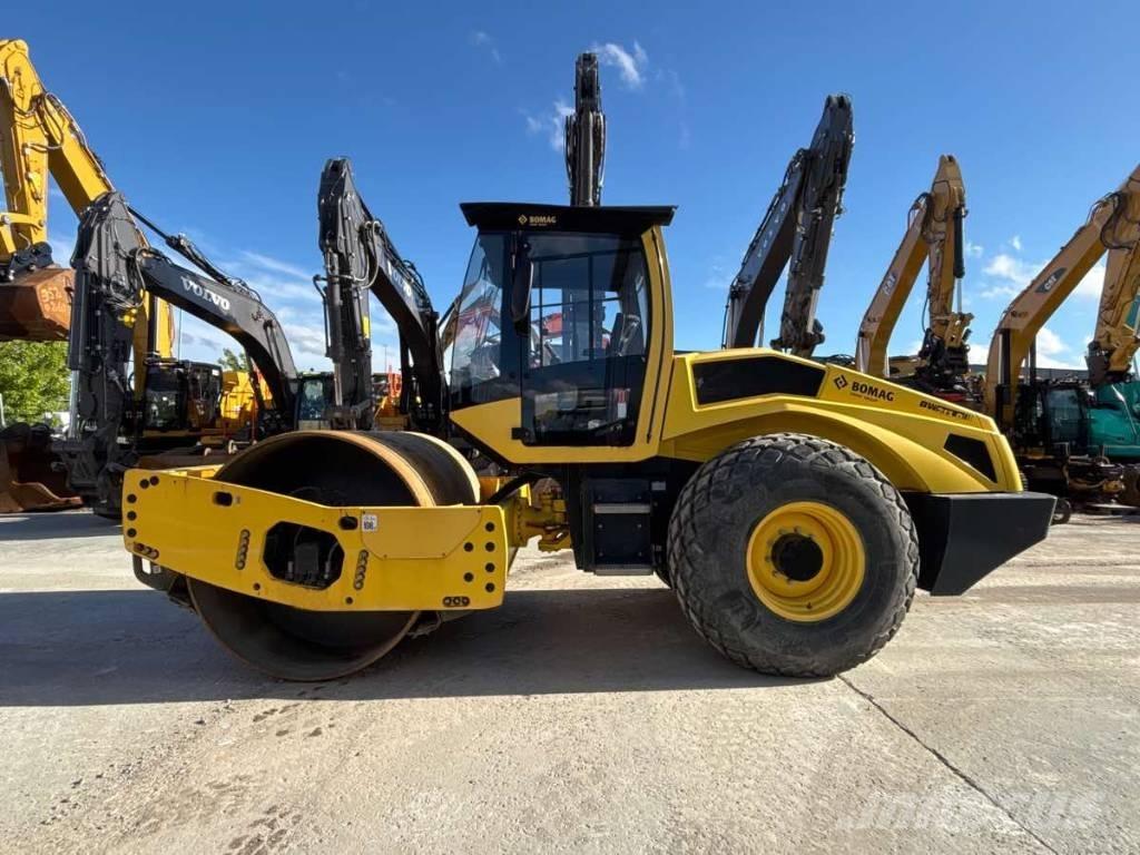Bomag BW213D-5 Walce jednobębnowe
