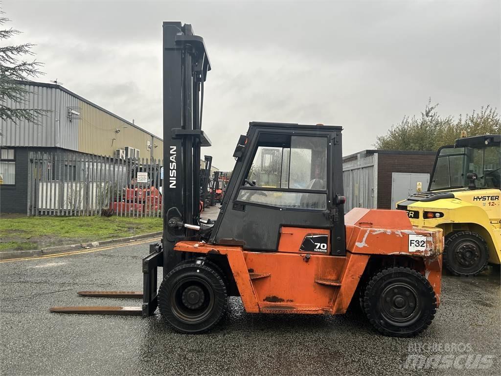 Nissan 20ZVF05H70U Wózki Diesla