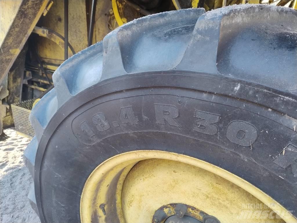 New Holland 8030 Kombajny zbożowe