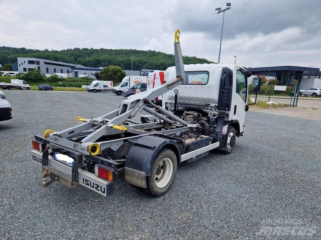 Isuzu N-Series Busy / Vany