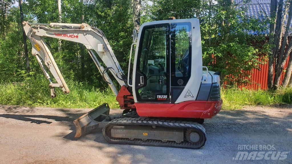 Takeuchi TB235 Minikoparki