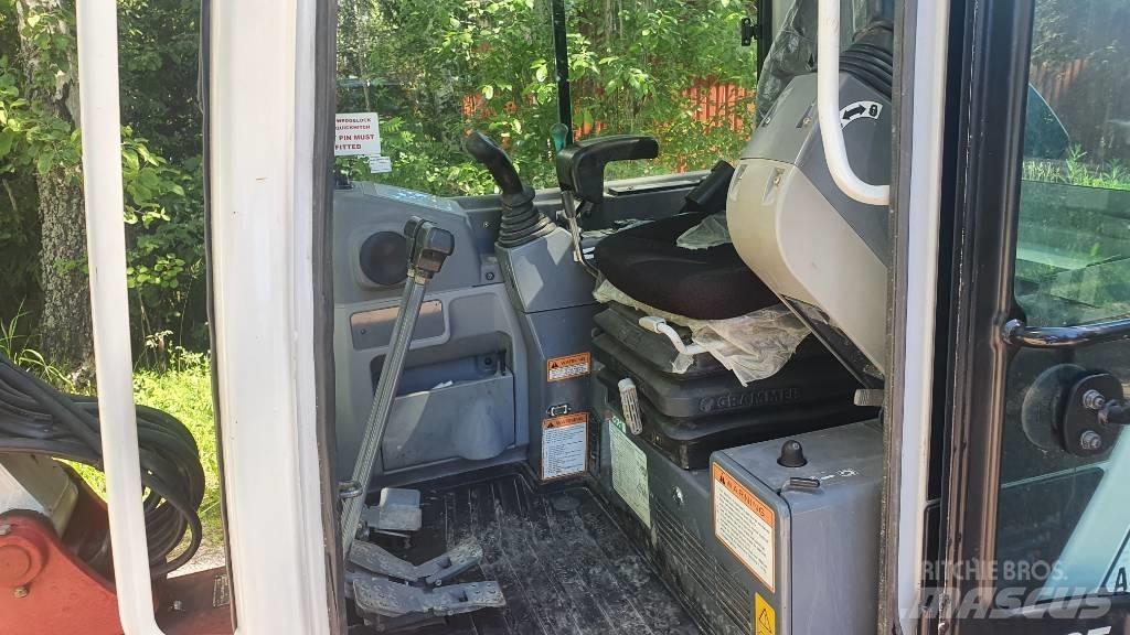 Takeuchi TB235 Minikoparki