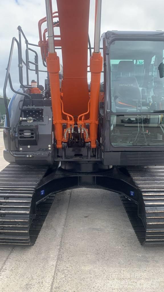 Hitachi ZX 135 US-6 Koparki gąsienicowe
