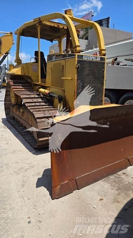 CAT D6M Spycharki gąsienicowe