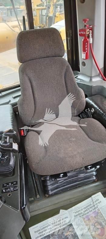 CAT D8T Spycharki gąsienicowe