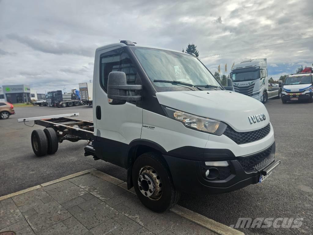 Iveco Daily 70C17 Samochody dostawcze ze skrzynią zamkniętą