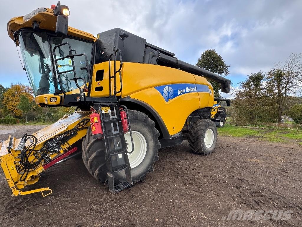 New Holland CX 8070 Kombajny zbożowe