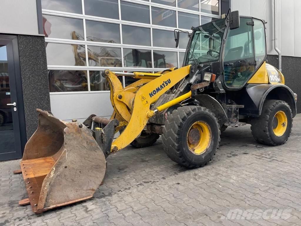 Komatsu WA100 Ładowarki kołowe
