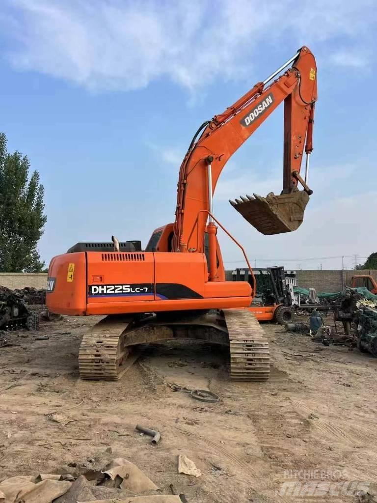Doosan DH 225 LC-7 Koparki gąsienicowe