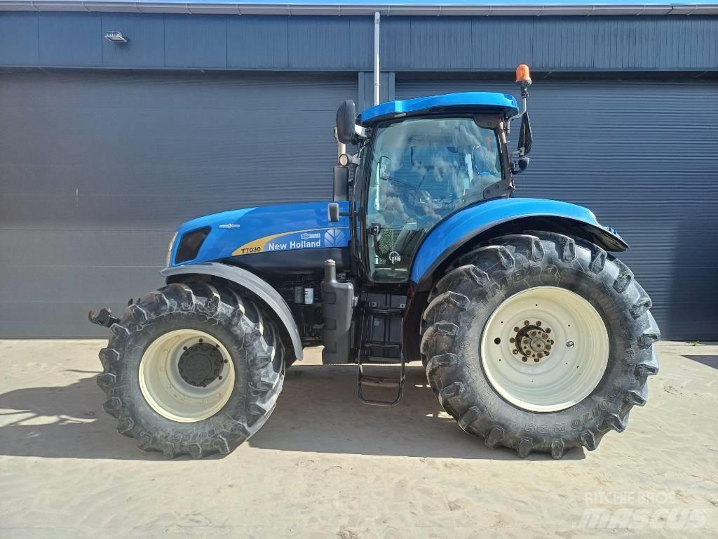 New Holland T7030AC Ciągniki rolnicze