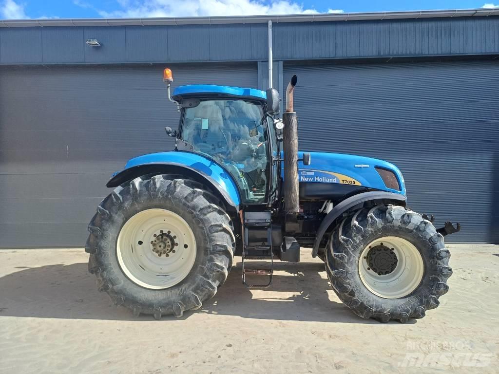 New Holland T7030AC Ciągniki rolnicze