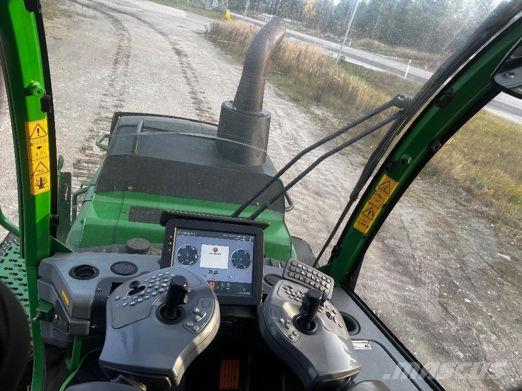 John Deere 1510G Forwardery