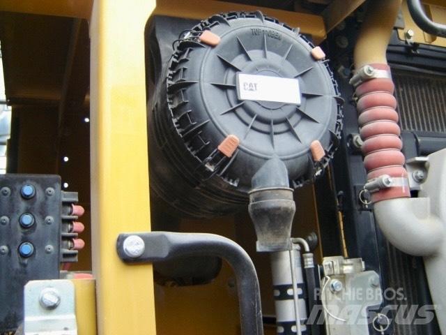 CAT 320 E Koparki gąsienicowe