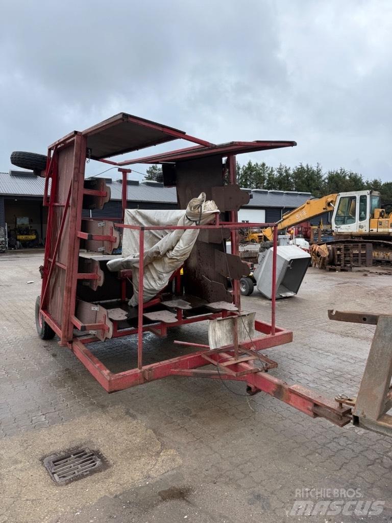  Andet Specialvogn Maszyny budowlane - Inne