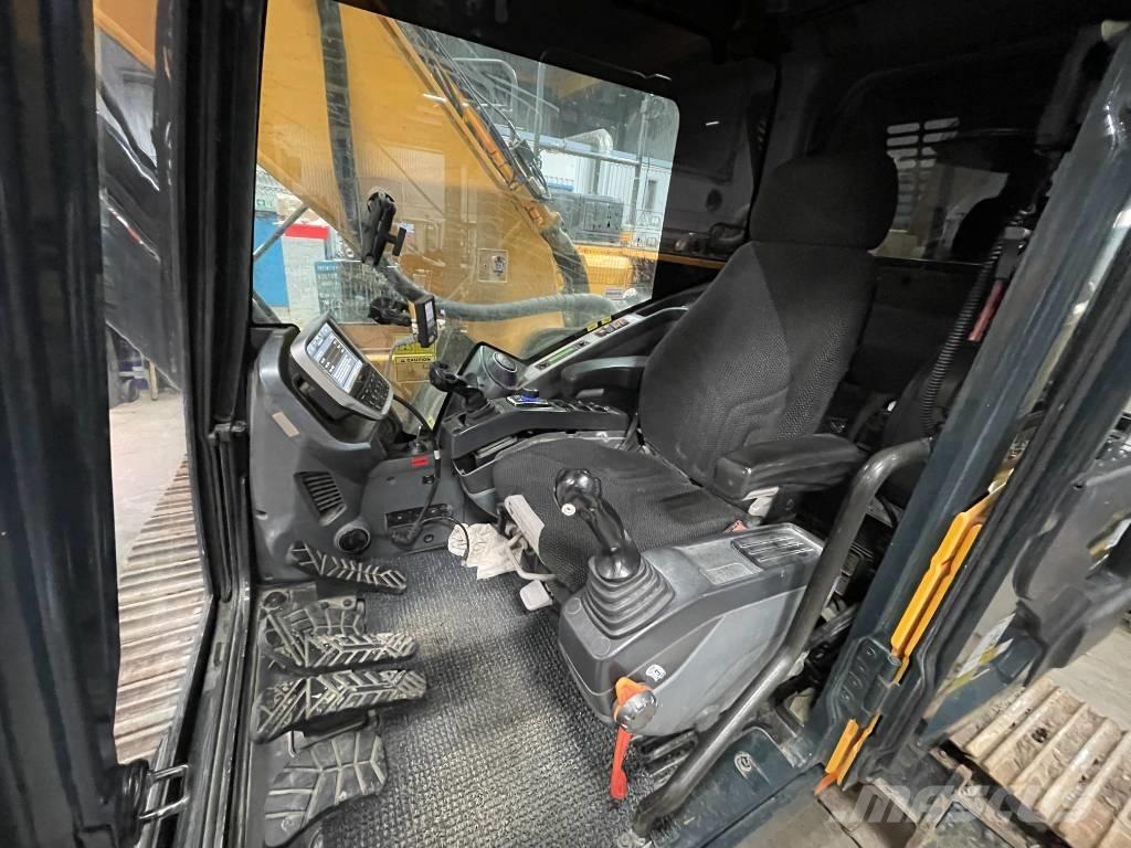 Hyundai HX 260 L Koparki gąsienicowe