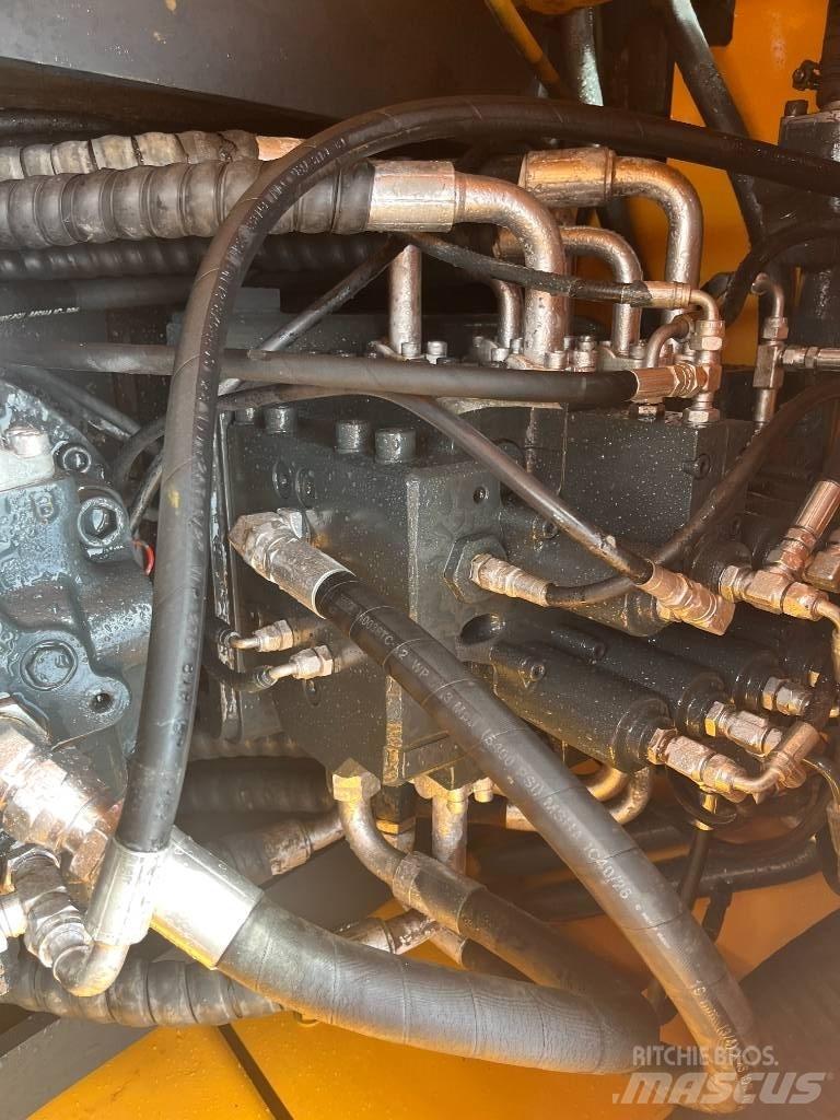 Hyundai 220LC-9S Koparki gąsienicowe