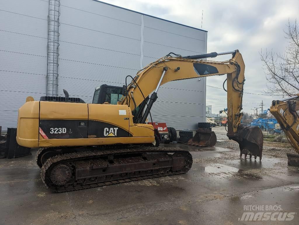 CAT 323 D Koparki gąsienicowe