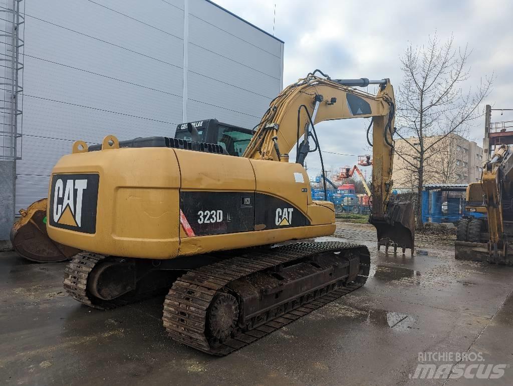 CAT 323 D Koparki gąsienicowe
