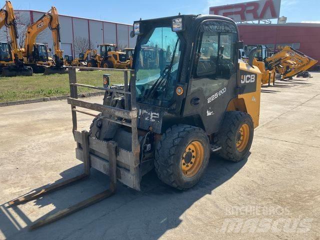 JCB 225 Ładowarki burtowe