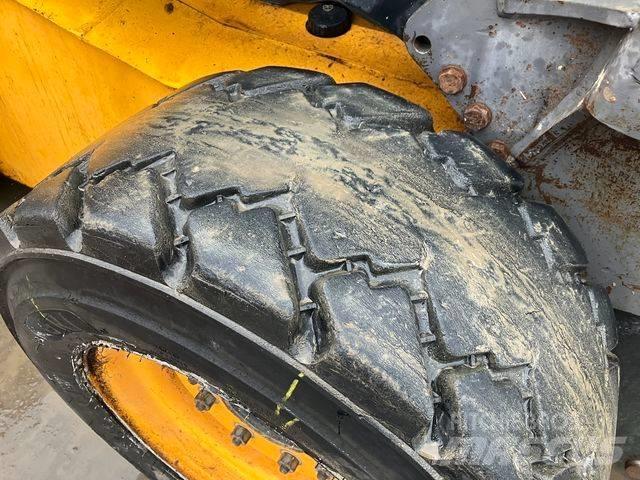 JCB 225 Ładowarki burtowe