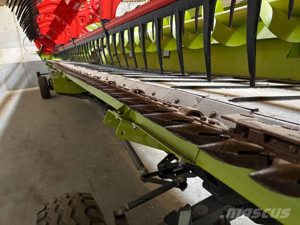 CLAAS LEXION 8800 TT Kombajny zbożowe
