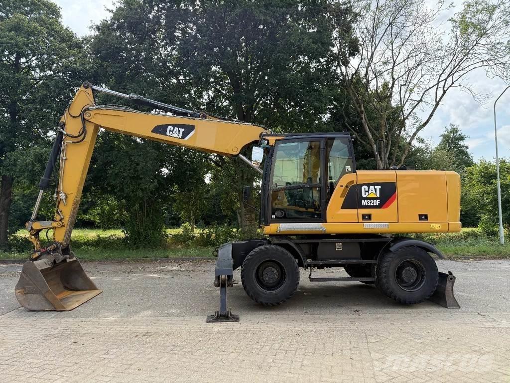 CAT M320F Koparki kołowe