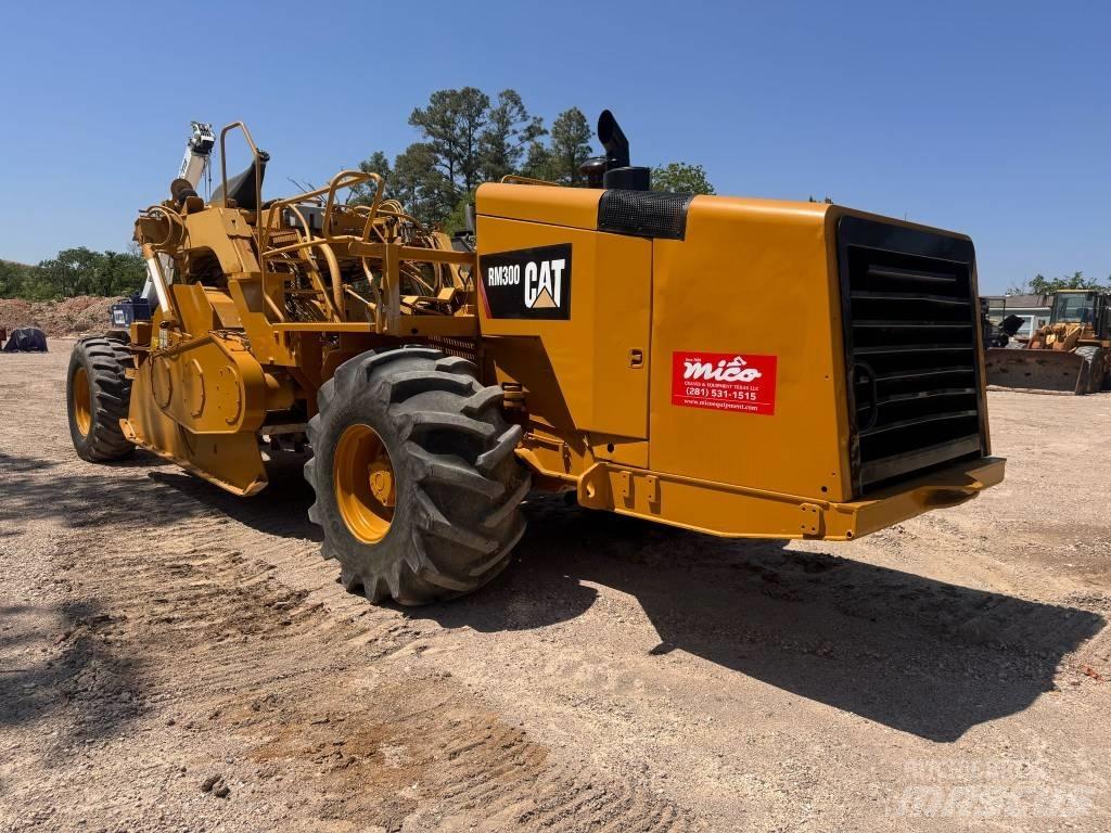 CAT RM 300 Recyklery do asfaltu