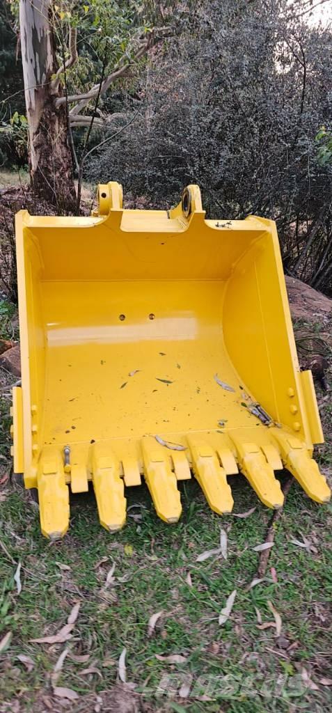 Komatsu PC210 Wysięgniki i ramiona