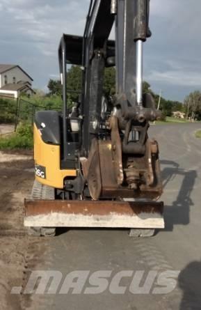 John Deere 26G Minikoparki