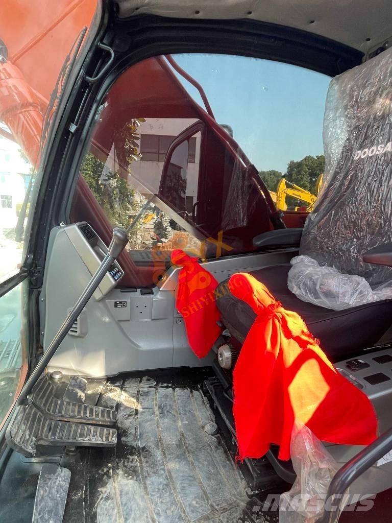 Doosan DX 225 LCA Koparki gąsienicowe