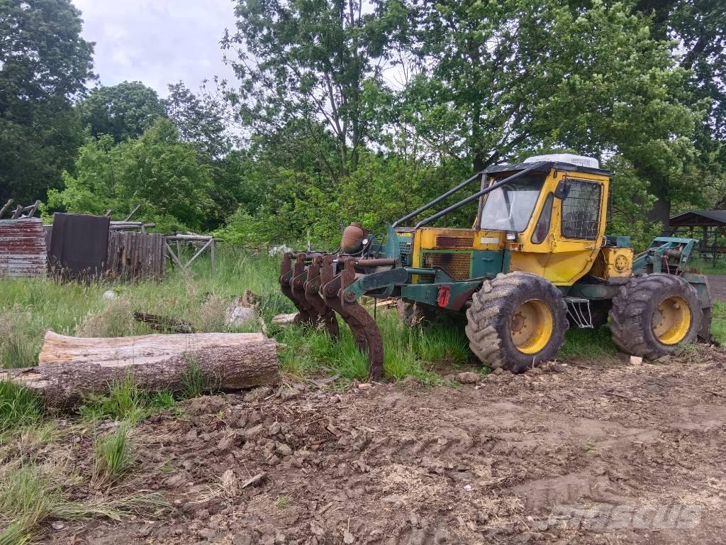 HSM 807 Traktory leśne