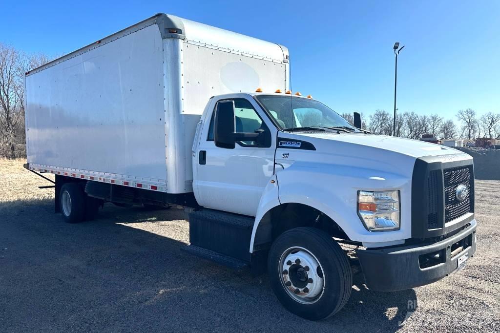Ford F 650 Samochody ciężarowe ze skrzynią zamkniętą
