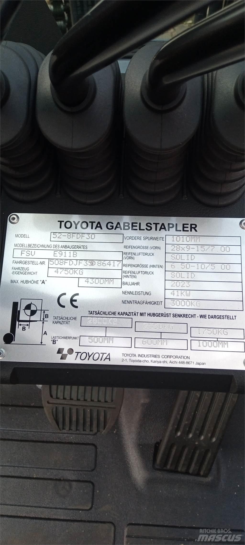 Toyota 52-8FDF30 Wózki Diesla