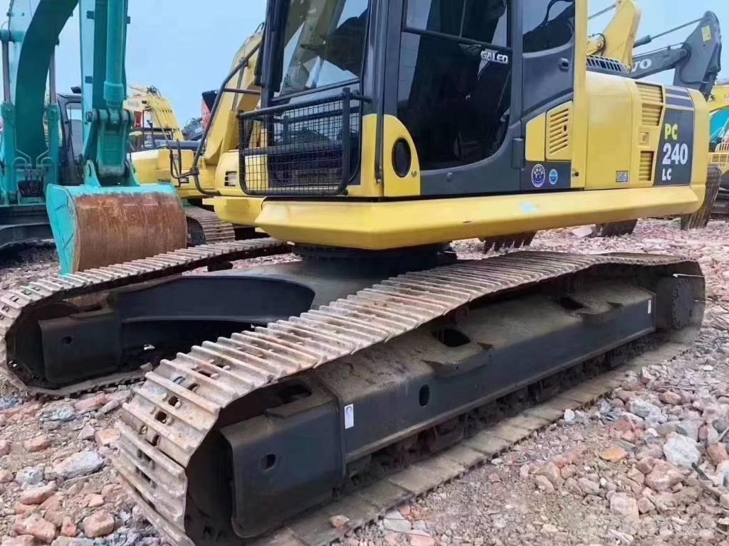 Komatsu PC 240 Koparki gąsienicowe