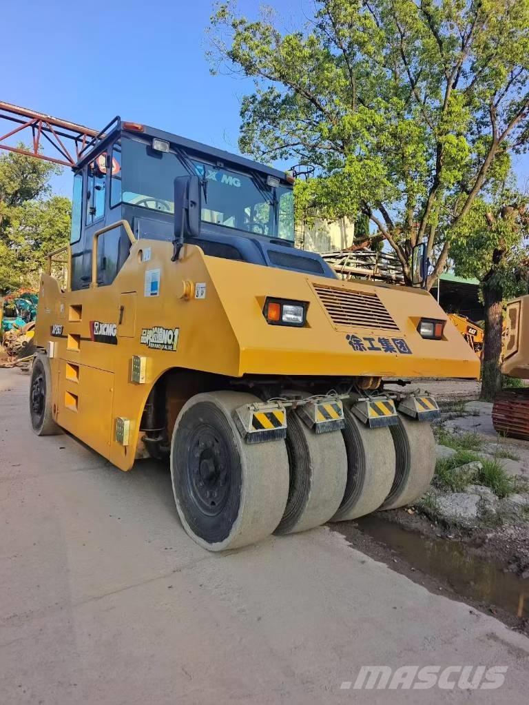 XCMG XP 263 Walce ogumione