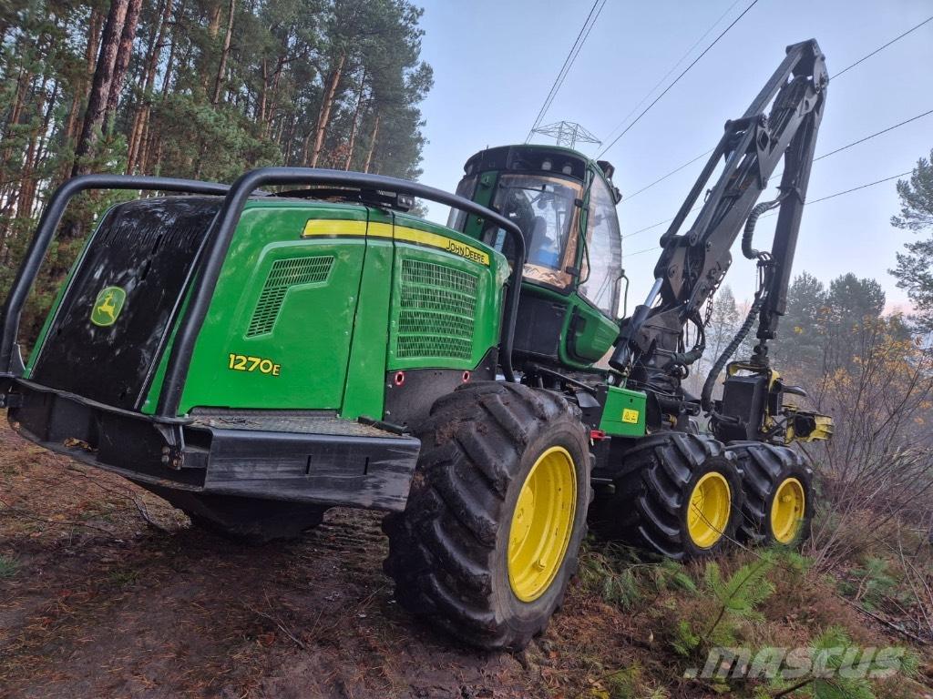 John Deere 1270 E Harwestery