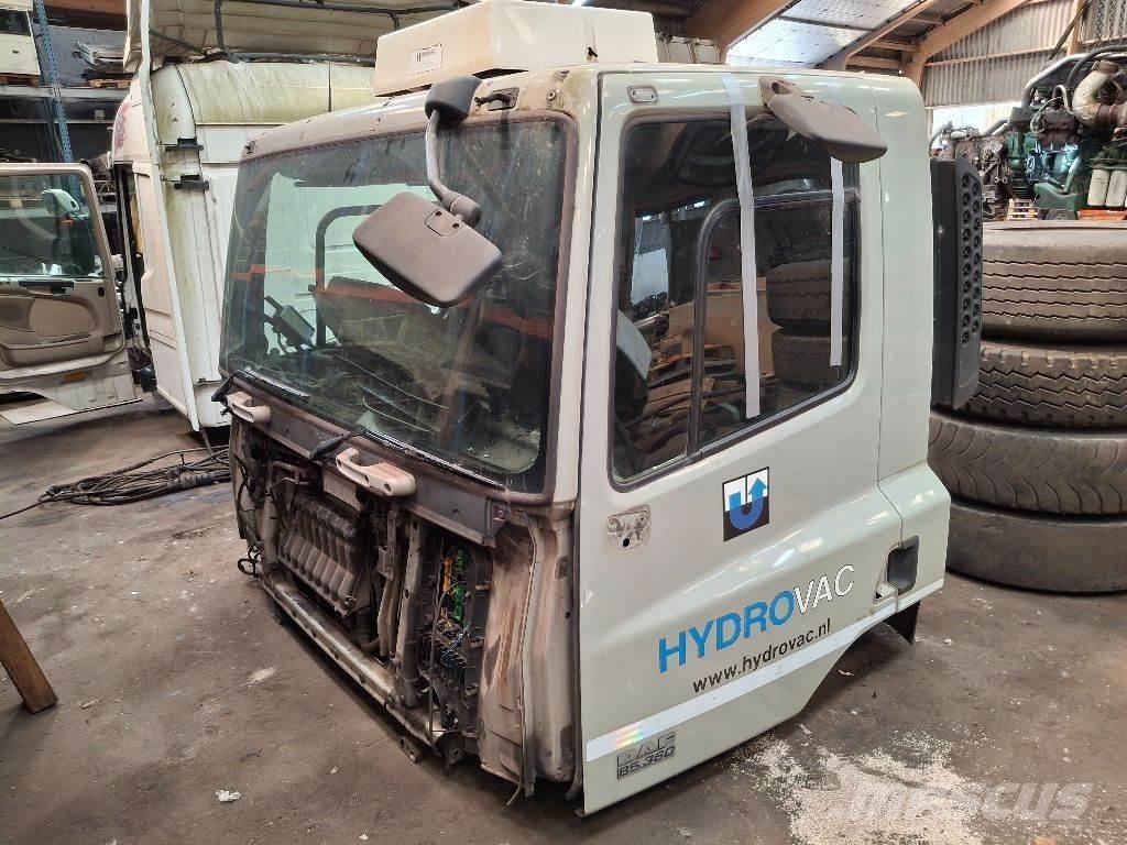 DAF CF 85.360 Kabiny i wnętrze