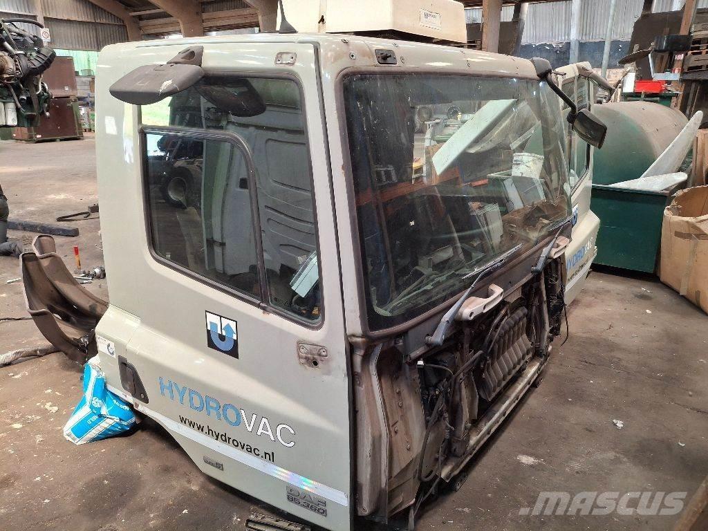 DAF CF 85.360 Kabiny i wnętrze
