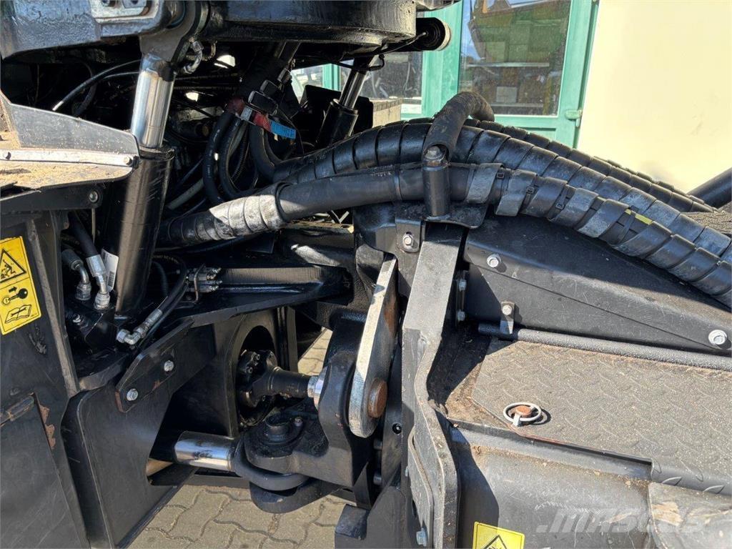 John Deere 1170 E Harwestery