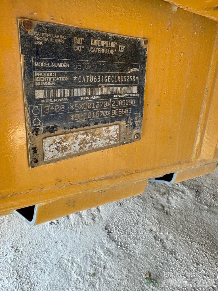 CAT 631 G Skrobaki