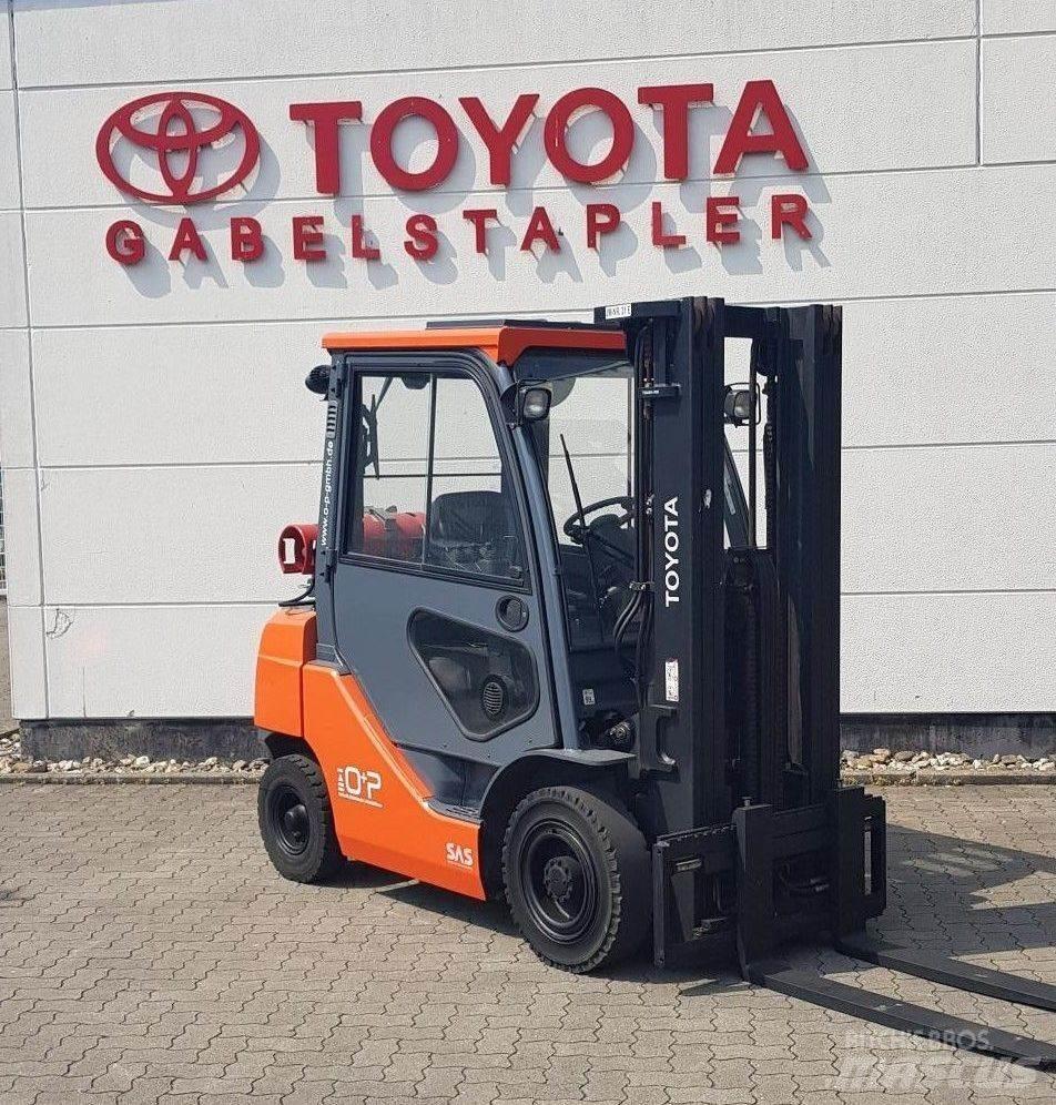 Toyota 02-8FGF25 Wózki LPG
