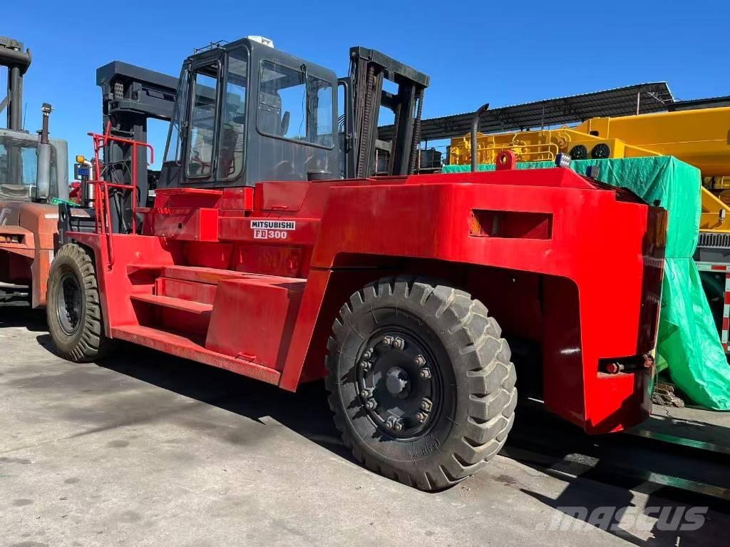 Mitsubishi FD 30 T Wózki Diesla